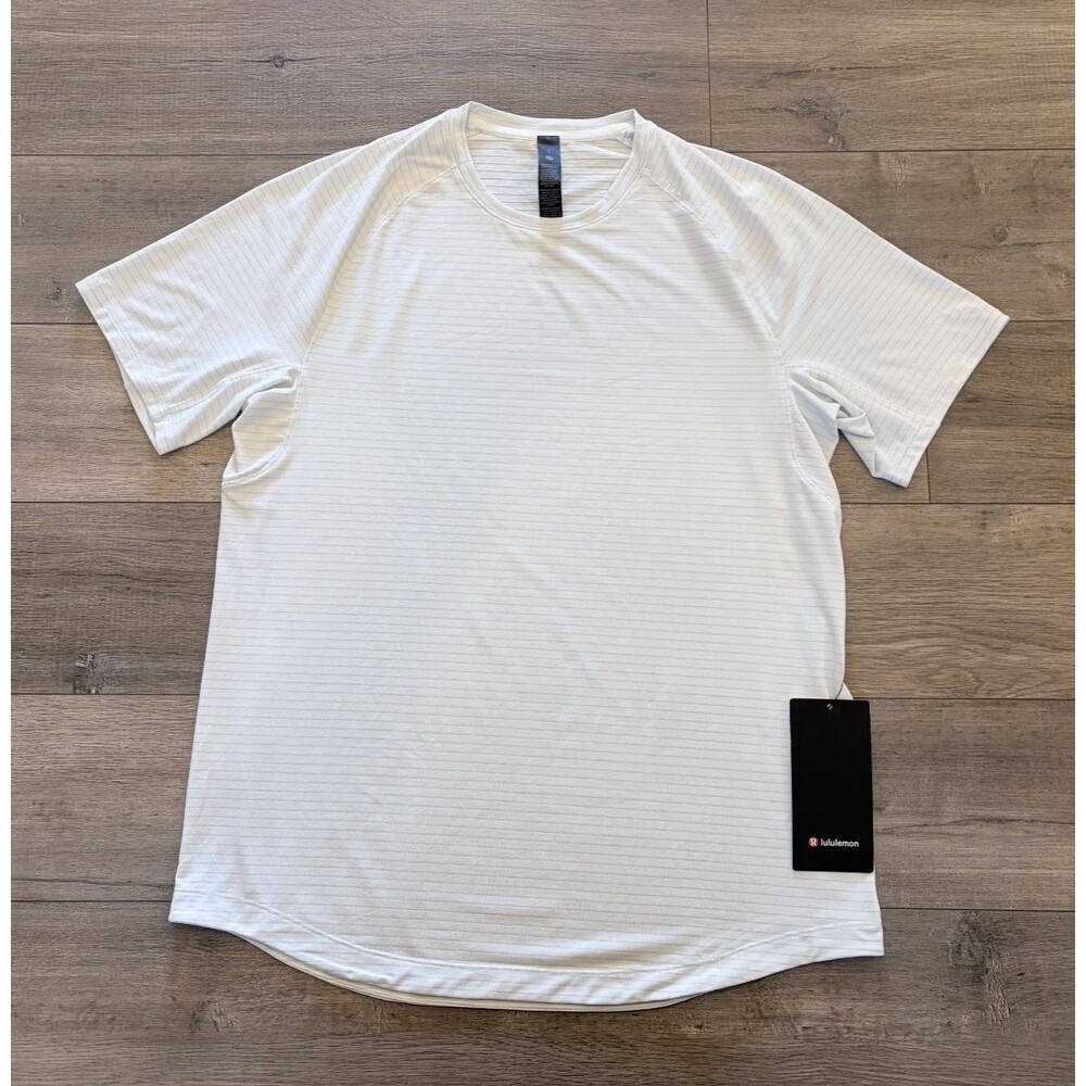 lululemon License to Train Short Sleeve T Shirt Mens L Quick Dry Gym Off White